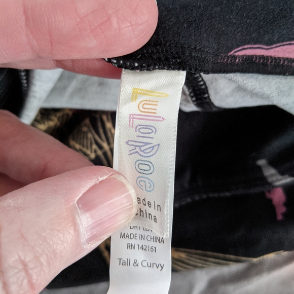 LuLaRoe Leggings Tall and Curvy - Picture 2 of 2